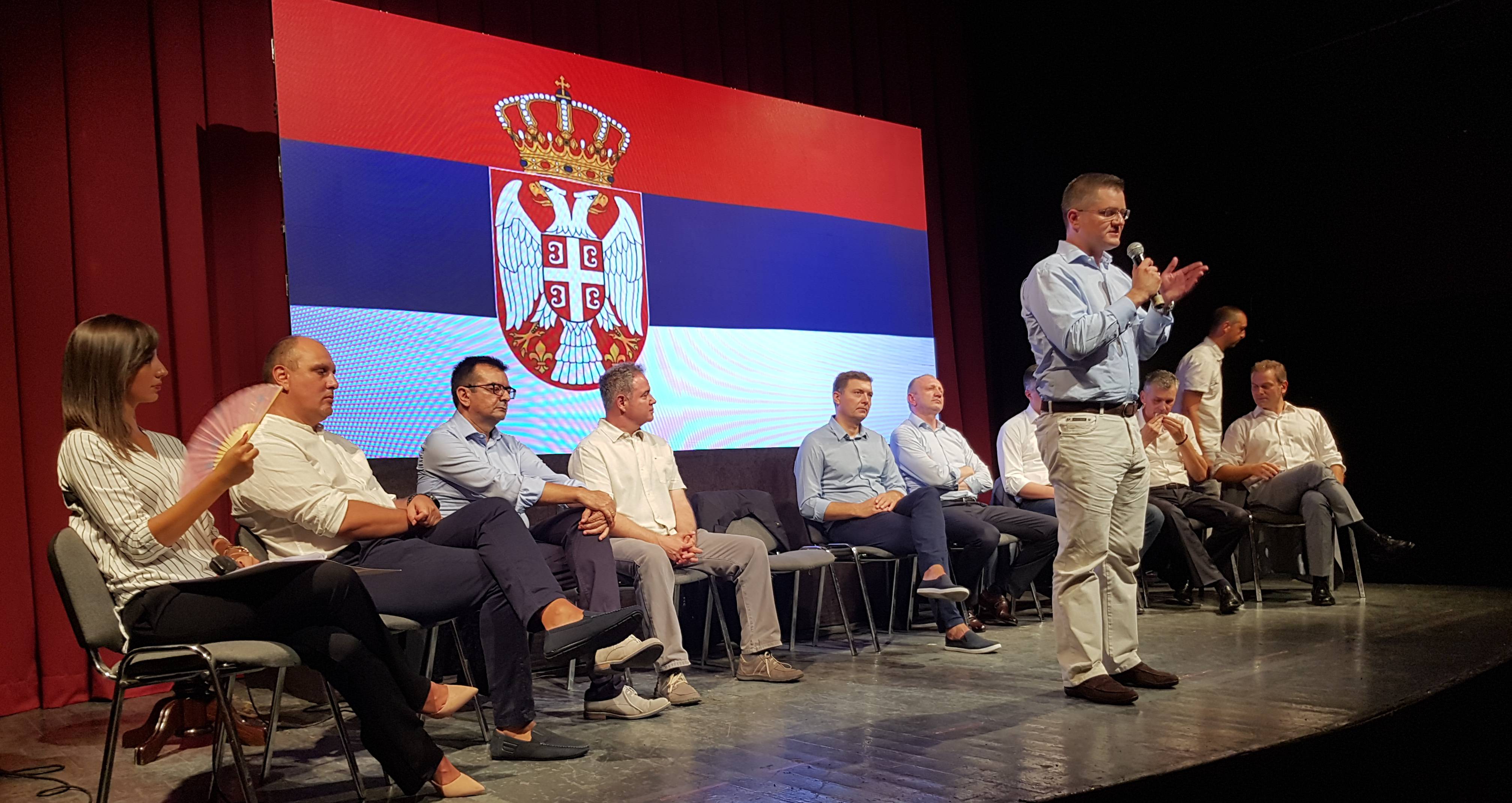 Шабац: Оснивачи Савеза за Србију представили грађанима програм од 30 тачака