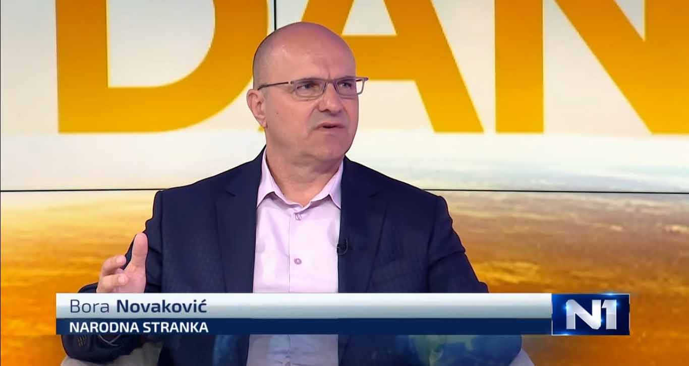 Новаковић: Нећемо дозволити да мафија Новосађанима отме обалу Дунава