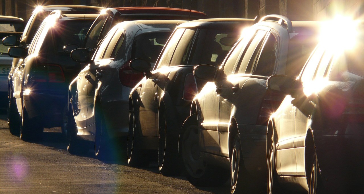 Народна странка Чачак: Док власт користи службене аутомобиле у приватне сврхе, грађанима Чачка проширују наплату паркирања